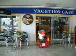 Yachting Café te Puerto Colón, Playa de las Americas